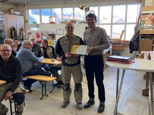 Daniel Biernaczyk - seit 10 Jahren tätig als Produktionsmitarbeiter im Bereich Haustüren & Nebeneingangstüren Daniel Biernaczyk - seit 10 Jahren tätig als Produktionsmitarbeiter im Bereich Haustüren & Nebeneingangstüren