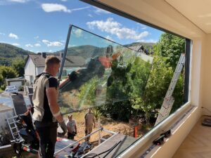 Passgenaue Montage von indiviuell gefertigtem JOLEKA Fenster