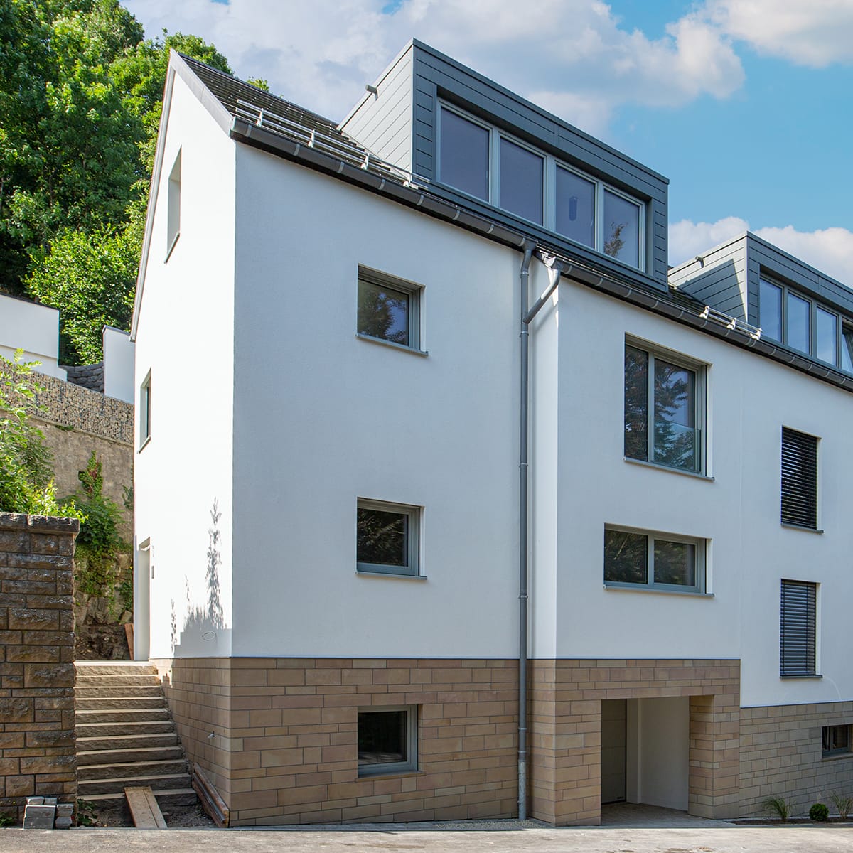 Ref4_Joleka_Lux_Stadt Woodline Glasfaltwand über Eck