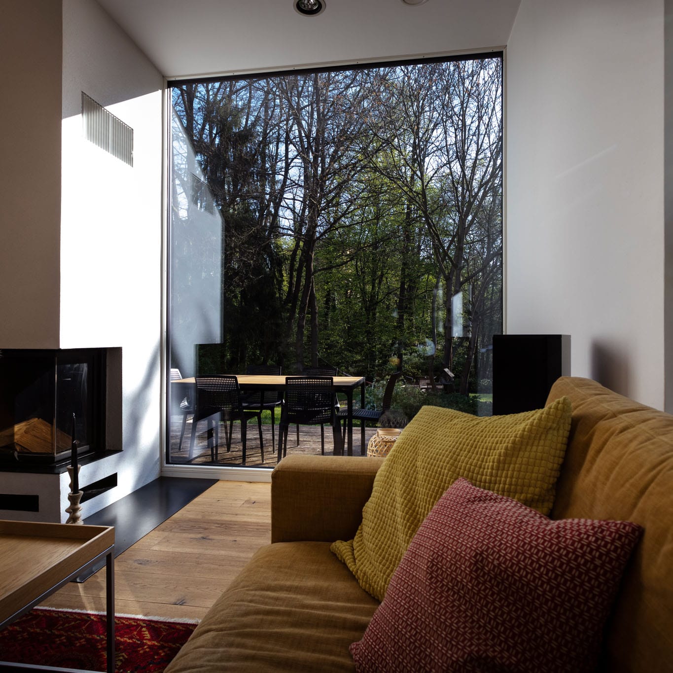 Ref5_Profine Woodline Glasfaltwand über Eck