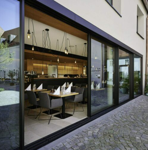 solarlux-schiebefenster-cero-II-ref01733-0174 Sonderlösungen möglich: Hier eine wegfaltbare Ecke